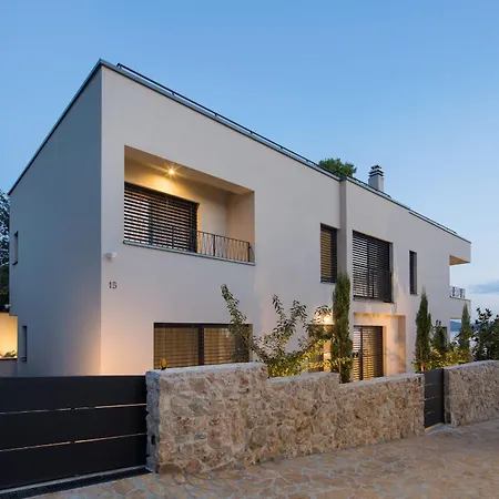 Pinea Zadarvillas فيلة بيتريتْشاني