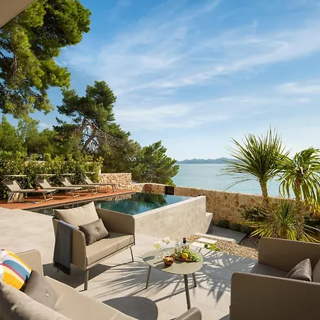 Pinea Zadarvillas * Петрчане