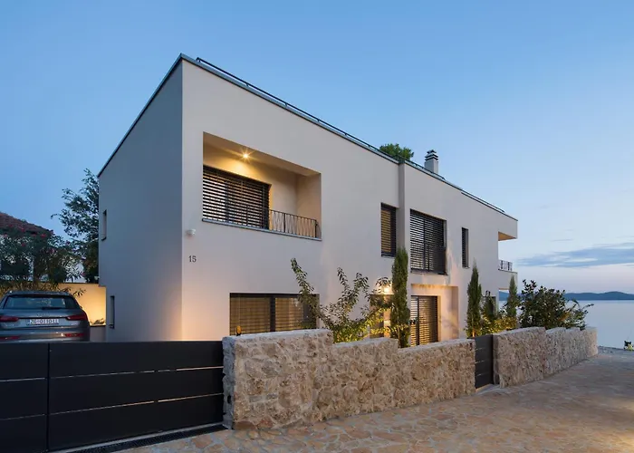 Pinea Zadarvillas فيلة بيتريتْشاني