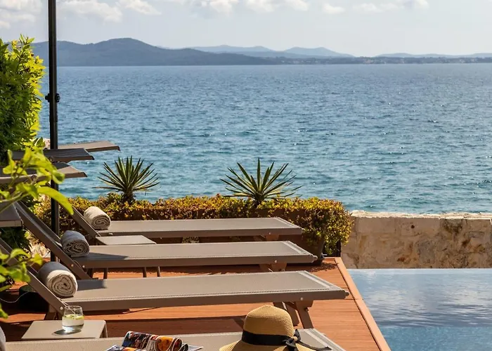 Pinea Zadarvillas * Петрчане