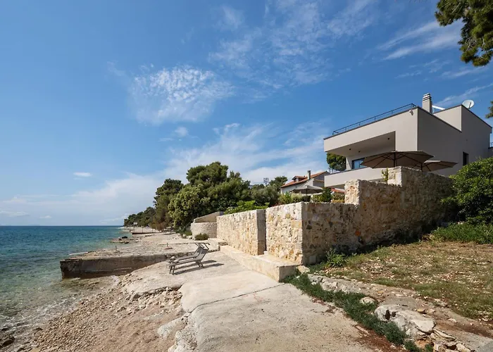 Pinea Zadarvillas * Петрчане