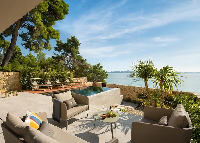 Pinea Zadarvillas * Петрчане