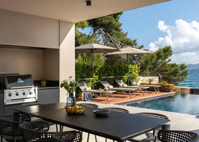 فيلة Pinea Zadarvillas